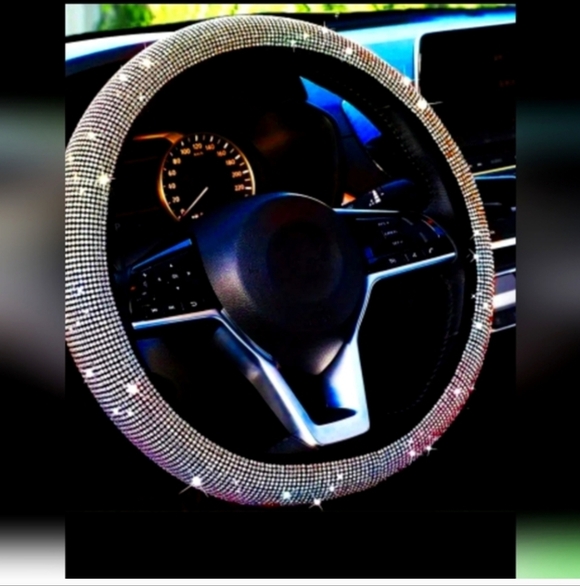 VIDEO/WINTER WARMNESS IN A Colored RINESTONE Steering Wheel Cover - Picture 1 of 9